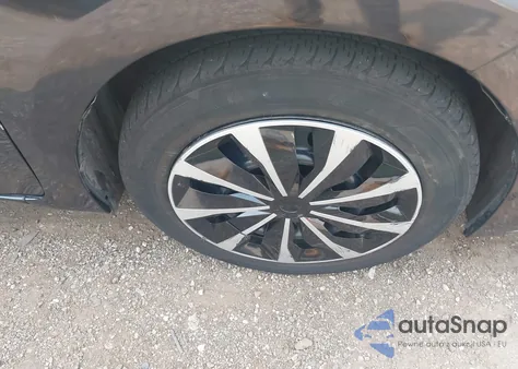 2019 Toyota Corolla Le from USA, damaged, VIN 5YFBURHE9KP919165